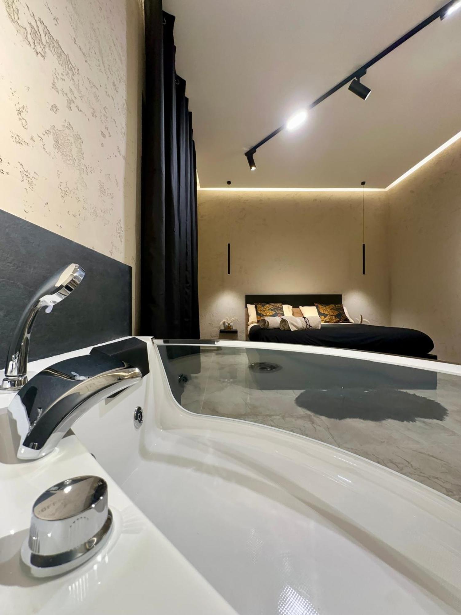 Falco Boutique Home With Jacuzzi Neapel Exterior foto